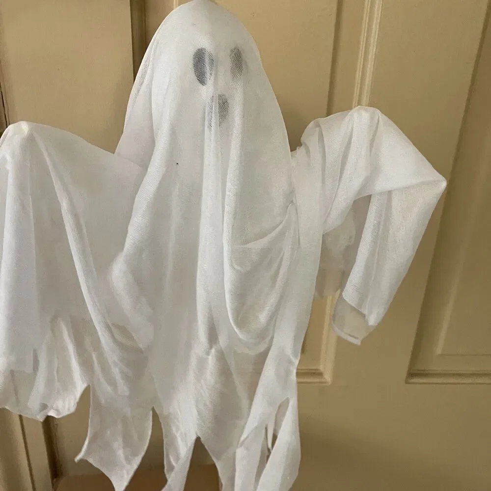 Lot Of 3 Hanging Halloween Decorations 2 Spooky Ghosts And 1 Scary Skeleton